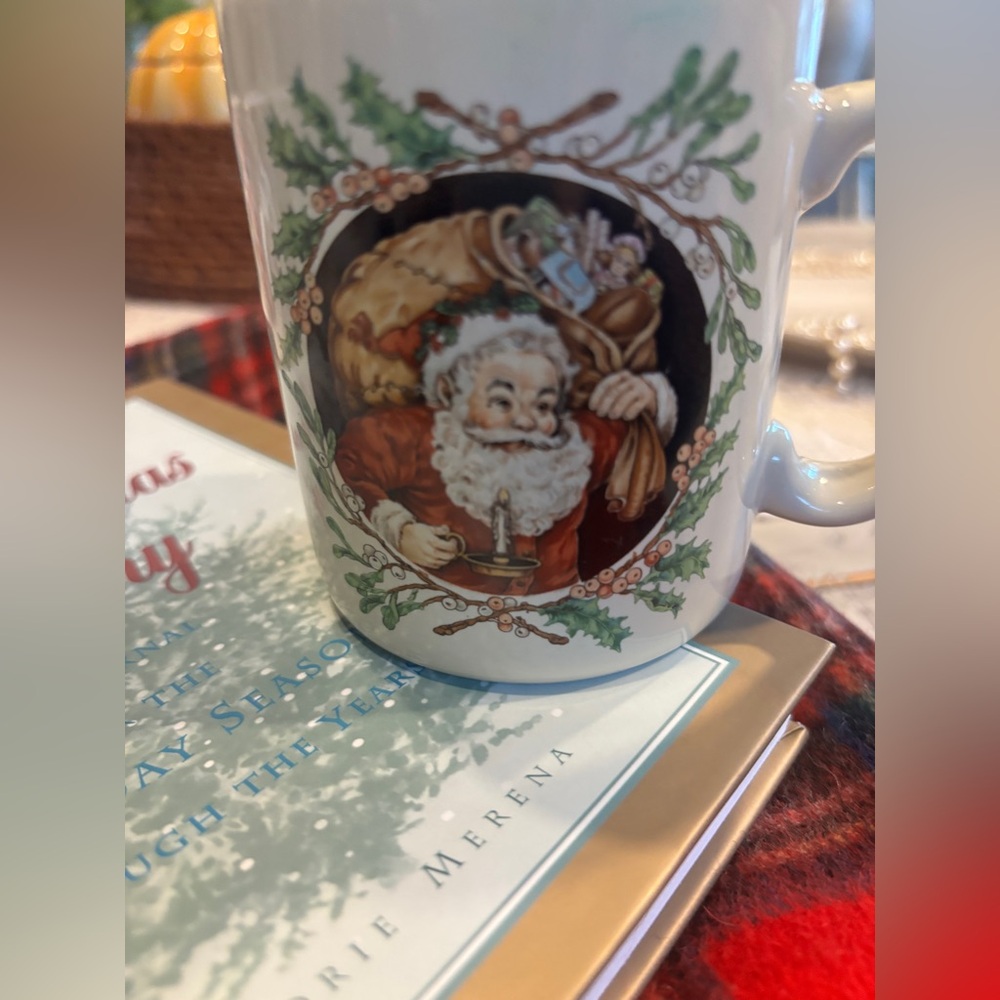Vintage Hallmark 80s Santa Claus Holiday Mug